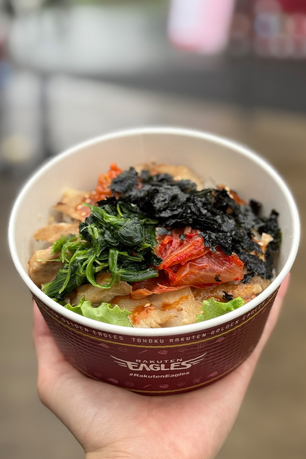サムギョプサルとご飯とキムチとナムル！（お肉とご飯と野菜）球場飯の完全食がここに！？