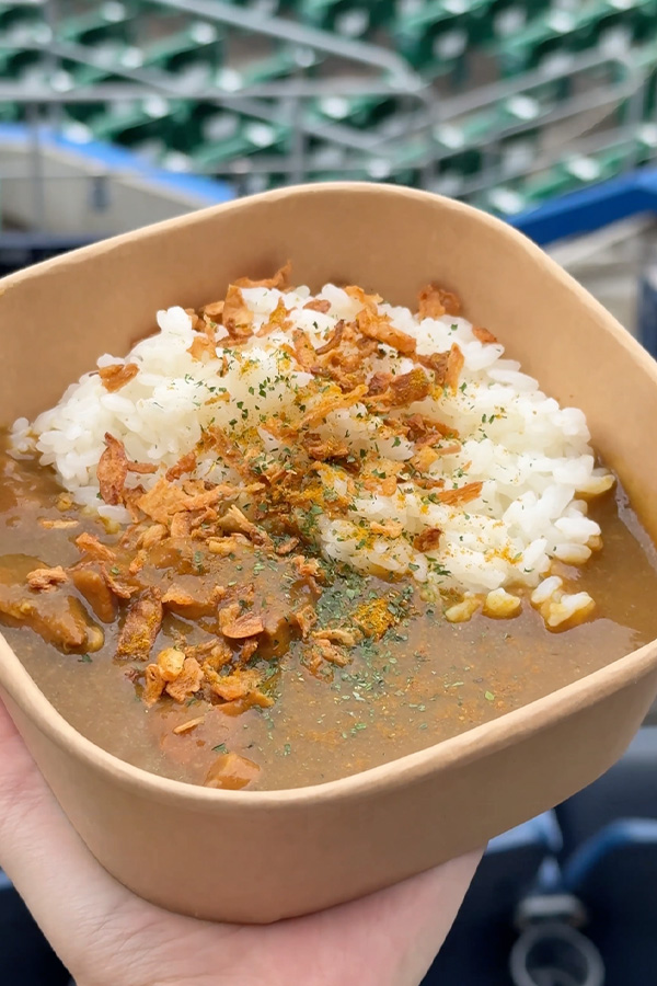 隠し味のコーヒーがポイント！「オギのパパカレー」