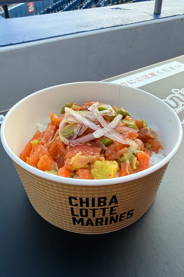 みんな大好き！サーモンとアボカドが丼に！