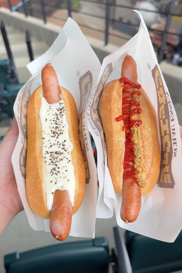 ウインナーが最高！シンプルイズベストな絶品ホットドッグ