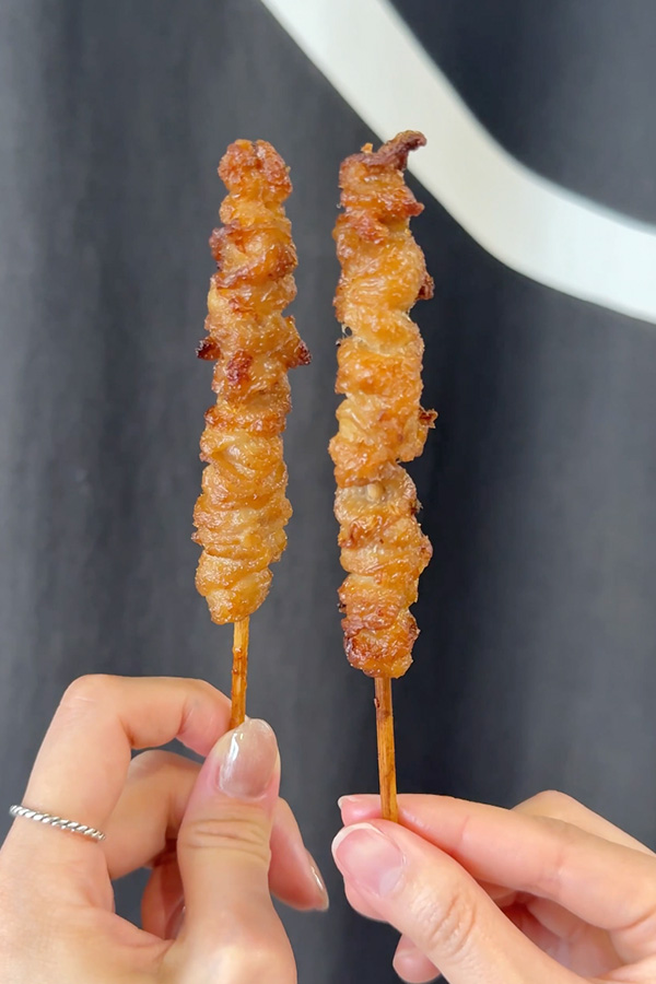 【福岡名物】外はカリっ、中はもちっ！博多ぐるぐるとりかわ
