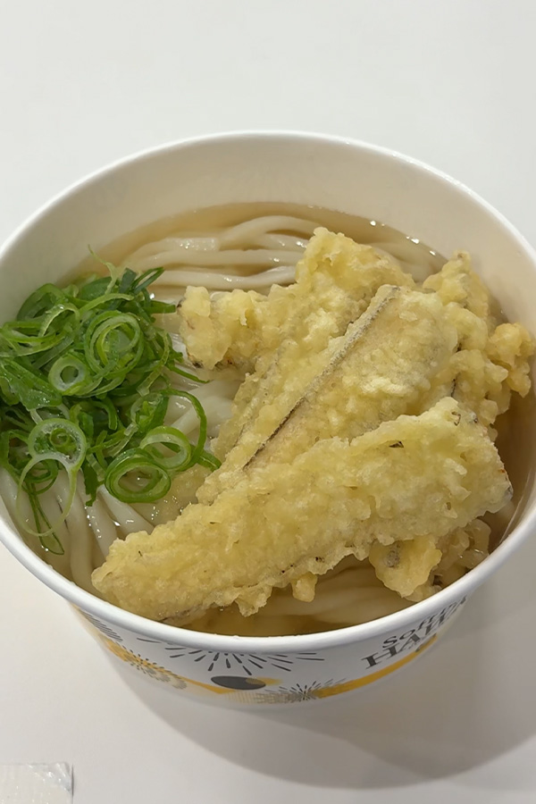 本格派！福岡名物ごぼ天うどんを球場で！